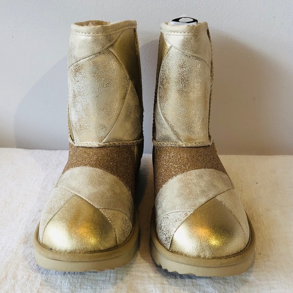 UGG Australia**Gold Kids Boots**US 8/ US 5**$150 - Picture 4 of 6